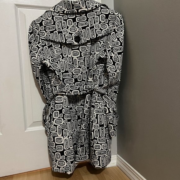 Coat - Picture 3 of 3